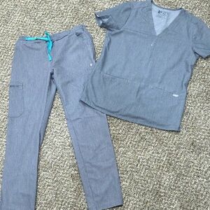 Women's Gray Scrub Set